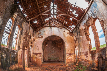 Ruins of abandoned church at Sussui - Palmital/ SP - Brazil