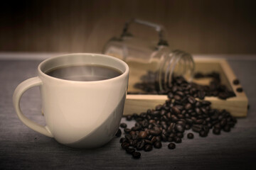 Coffee beans, roasted coffee beans, new roasted coffee beans Used to make illustrations And as a background in book publishing Or assembling billboards Sharp picture quality