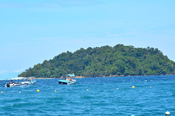 Fototapeta na wymiar Mamutik island in Sabah, Malaysia