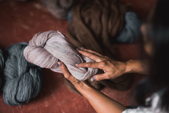 Natural dyed cotton threads