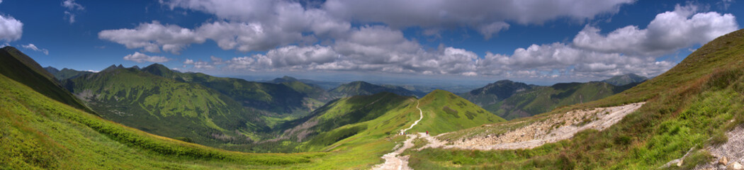 Panorama z Kończystego Wierchu na Tatry Zachodnie i Dolinę Chochołowską