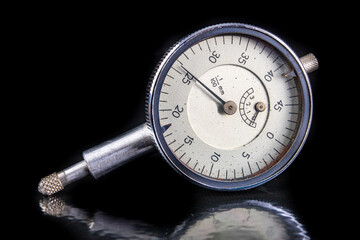 Dial gauge for measurement in the metal industry. Accessories for markers and quality controllers.