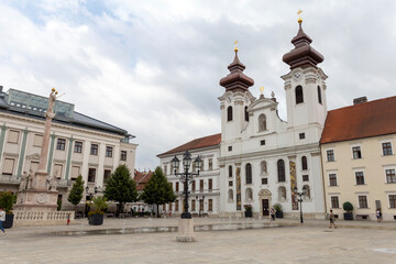 Fototapeta na wymiar Benedictine church on the Szechenyi square in Gyor, Hungary