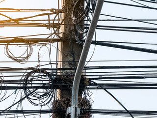 The messy wires on the pylon