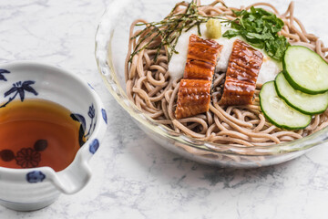 夏の味覚　うなぎ蕎麦