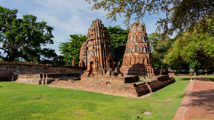 Fototapeta na wymiar Thai Buddhist Temples and Ancient Ruins 