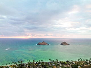 Fototapeta na wymiar Beautiful Hawaii Sunrise like no other.