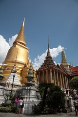 Fototapeta premium View of The Grand Palace with Ancient temple Wat Phra Kaew Bangkok Thailand 