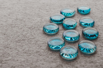 水色のガラスのおもちゃ