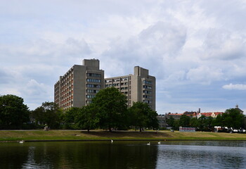 Fototapeta premium Krankenhaus am Urban, Landwehrkanal, Kreuzberg, Berlin