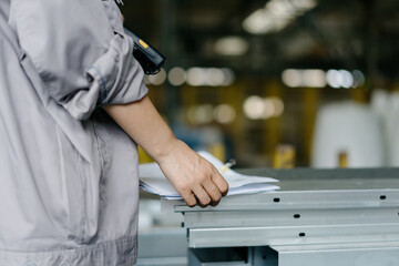 worker working in factory	
