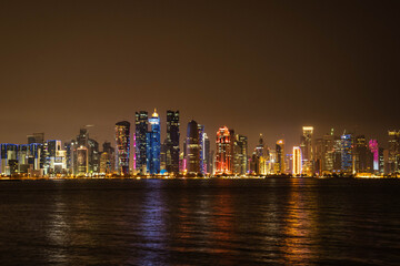 Fototapeta na wymiar Doha Skyline bei Nacht