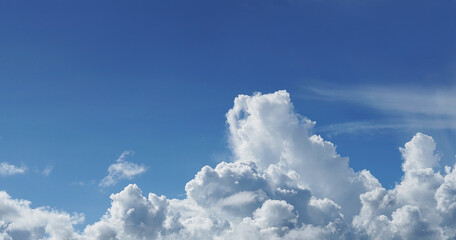 沖縄の空と入道雲