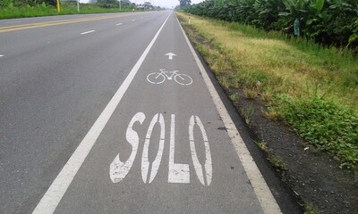 ciclo-vía o ciclo-ruta en la autopista