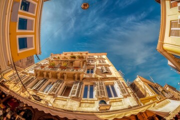 Häuser in der venezianisch geprägten Altstadt von Kerkyra auf der Insel Korfu