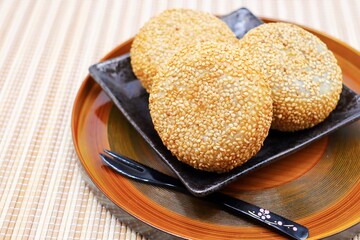 ごま団子　芝麻球