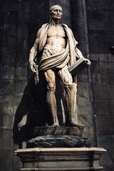 statue with no skin in milan duomo - the flayed man