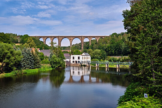 Das G&ouml;hrener Viadukt s&uuml;dlich von Wechselburg in Sachsen.