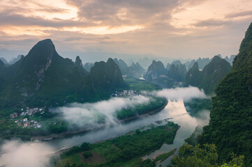 China's natural landscape, cloudy peaks, abstract natural background images.