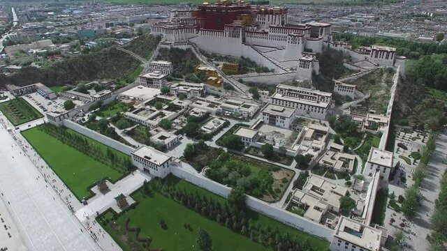 EPIC CINEMATIC AERIAL TILT FLY OVER OF THE POTALA PALACE IN LHASA TIBET