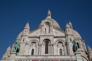 Fototapeta na wymiar Facade Sacre Coeur Church in Montmartre; Paris