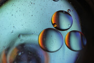 Beautiful macro of oil bubble patterns 