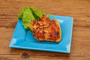 Roasted chicken wings with spices