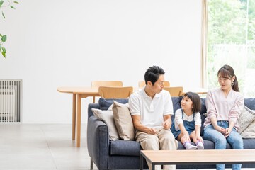 アジア人　仲良し親子　ポートレート