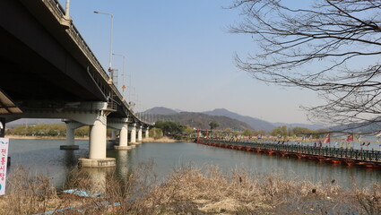 bridge over the river in the city