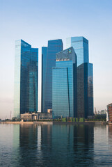 Naklejka premium Singapore skyline at sunrise