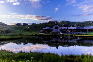 Obraz premium Prashar Lake, Mandi, Himachal Pradesh