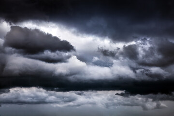 Obraz premium Burzowe chmury w tle