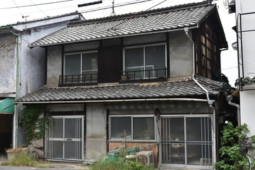 日本の岡山県玉野市の古くて美しい建物