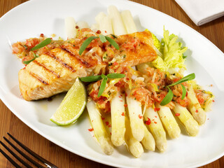 Salmon with green and white Asparagus and Sauce Hollandaise