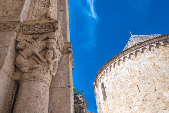 Spain, Catalonia, province of Girona, medieval village of Besalu, church of the old Benedictine monastery Sant-Pere (10th century) and capital of the 