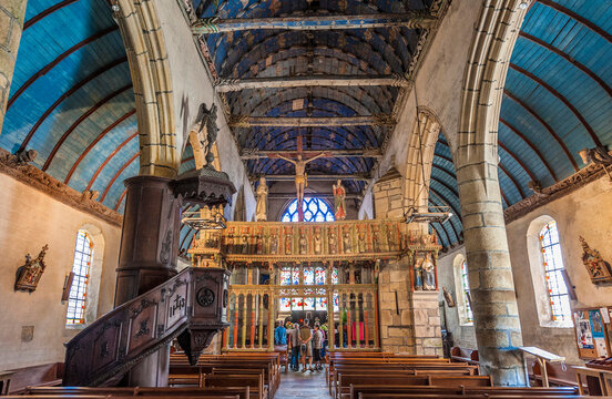 France, Bretagne, La Roche Maurice churchyard, interior of the church, the rood screen