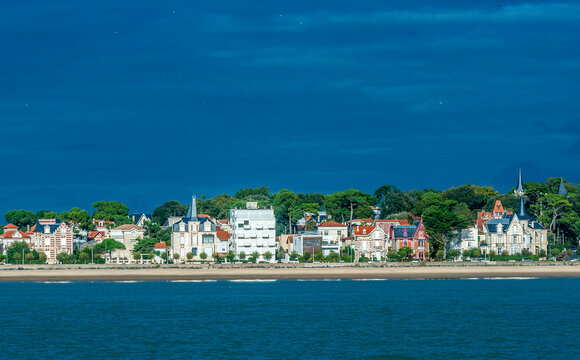 France, Charente-Maritime, seafront of Royan, disctrict of the Parc