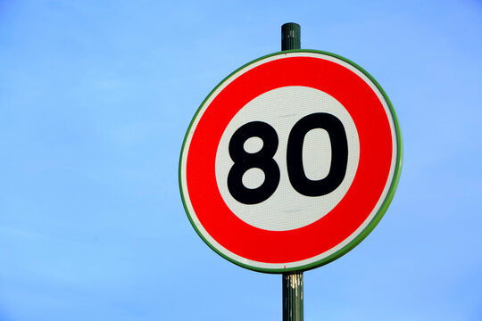 France, panel 80 km per hour