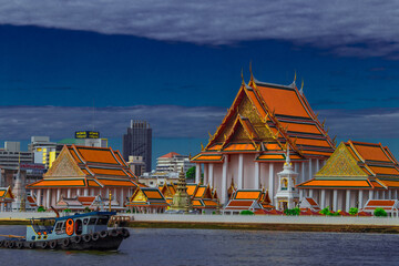 background of important religious attractions in Bangkok (Wat Phra Chetuphon (Wat Pho - reclining Buddha), a large pagoda and beautiful sculptural art give future generations to explore its history