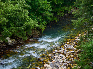 烏川渓谷緑地の水辺エリア つり橋から見下ろした烏川 長野県安曇野市