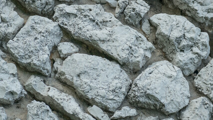 biały kamienny mur
