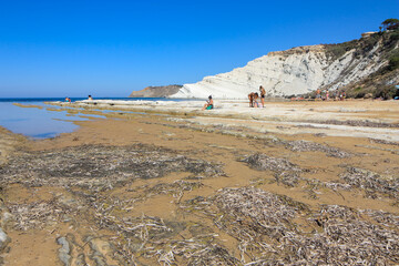 Agrigento spiaggia e all’orizzonte la Scala Dei Turchi