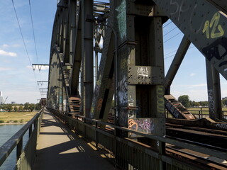 Eisenbahn Br&uuml;cke in K&ouml;ln