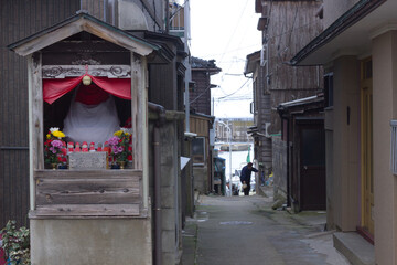 日本の古い漁村の町並み