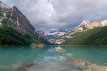 Fototapeta na wymiar View of Lake Louise at Banff National Park in Alberta. 