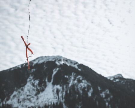 Minimal Knot With Mountains