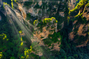  Crepuscular rays shoot on mountains