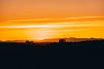 Campo Rural al atardecer o amanecer