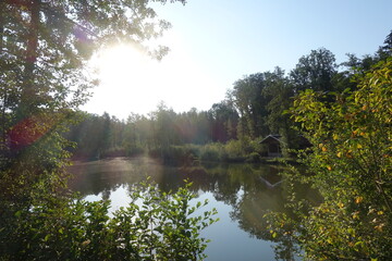 Schöne Landschaft mit Sonne