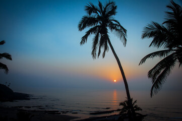 Fototapeta na wymiar sunset over sea goa india